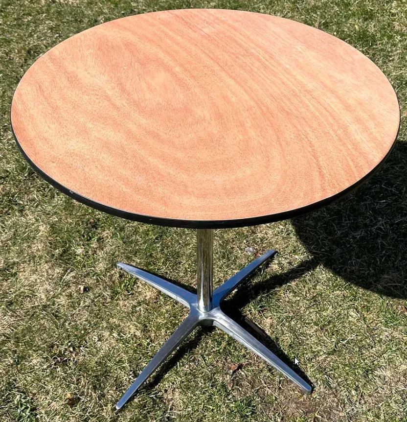 30' ROUND TABLE